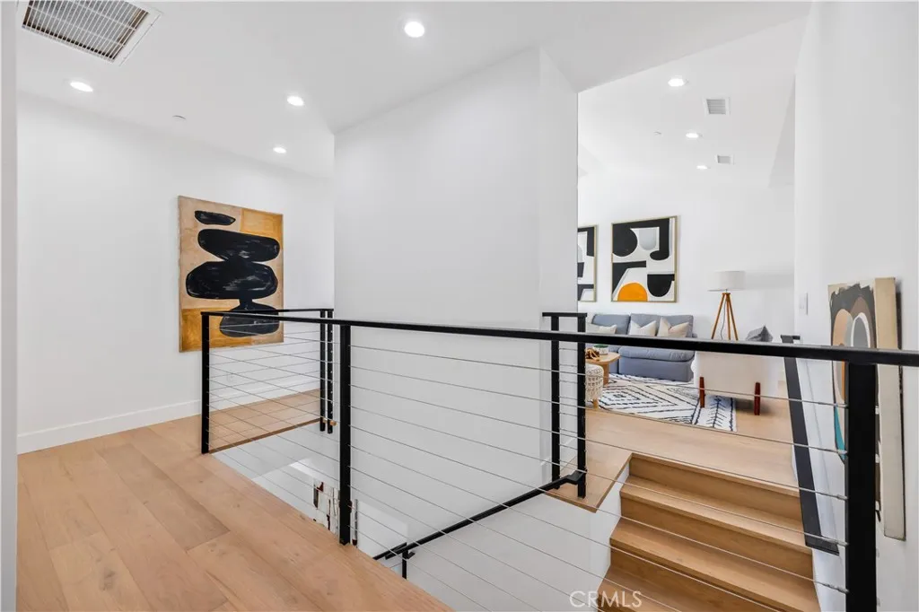 2420 Ives Lane B, Redondo Beach, California 90278 home-pic-5